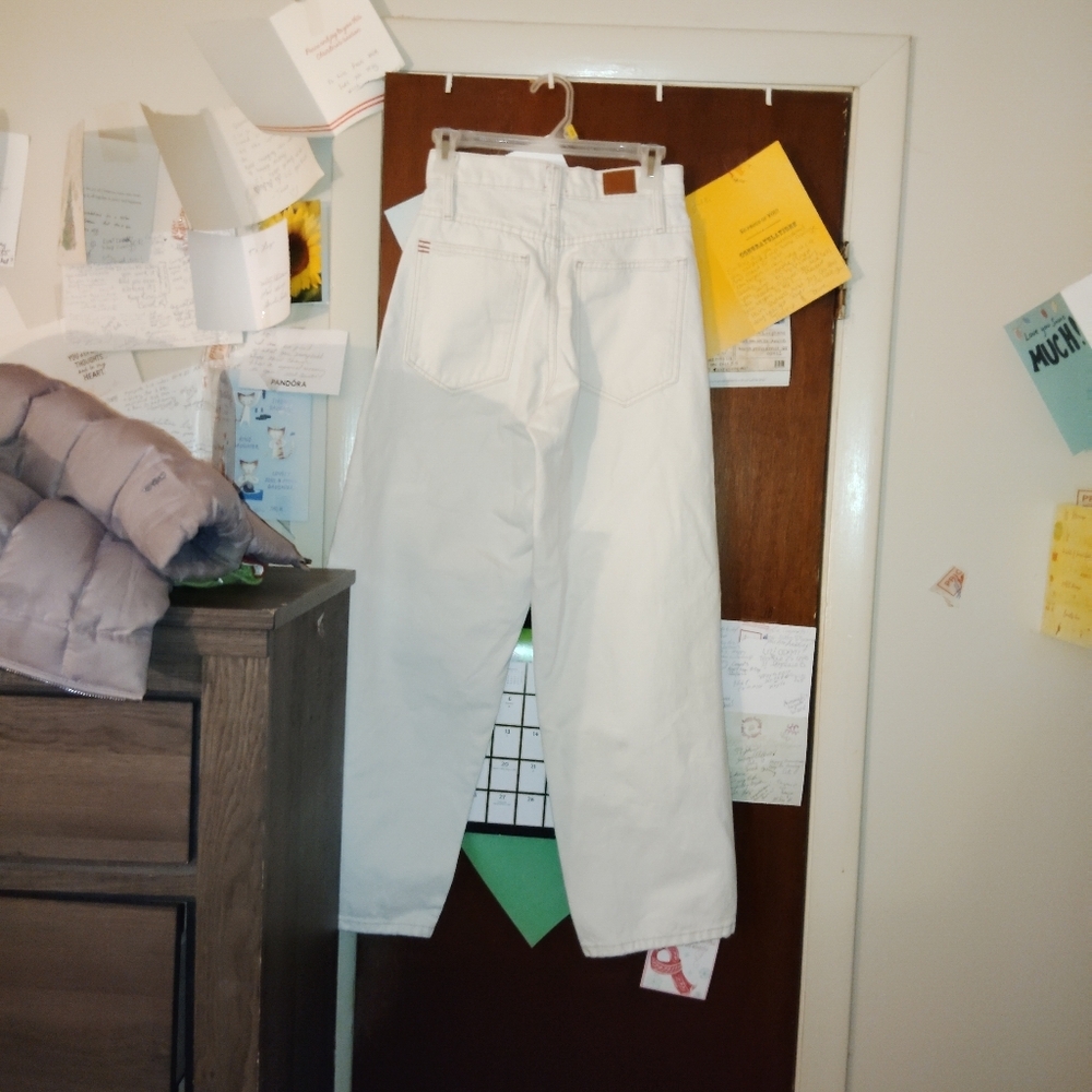 BDG high rise extreme baggy white jeans - 24" - Picture 8 of 13
